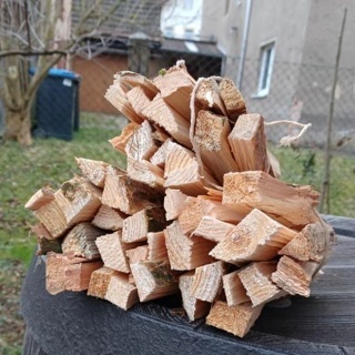 Holz zum Anheizen