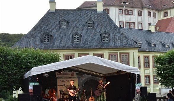 Bühnenaufbau und Tontechnik Open-Air-Konzerte Weesenstein