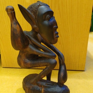 schwere Makonde-Figur