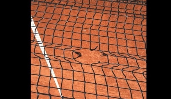 Neue Tennisnetze für die Außenplätze